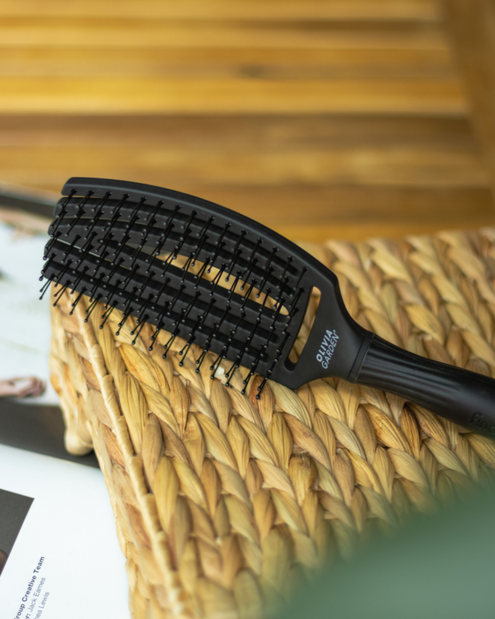 BROSSE FINGERBRUSH ICONIC DOUBLE BRISTLES BLACK M OLIVIA GARDEN – Image 5